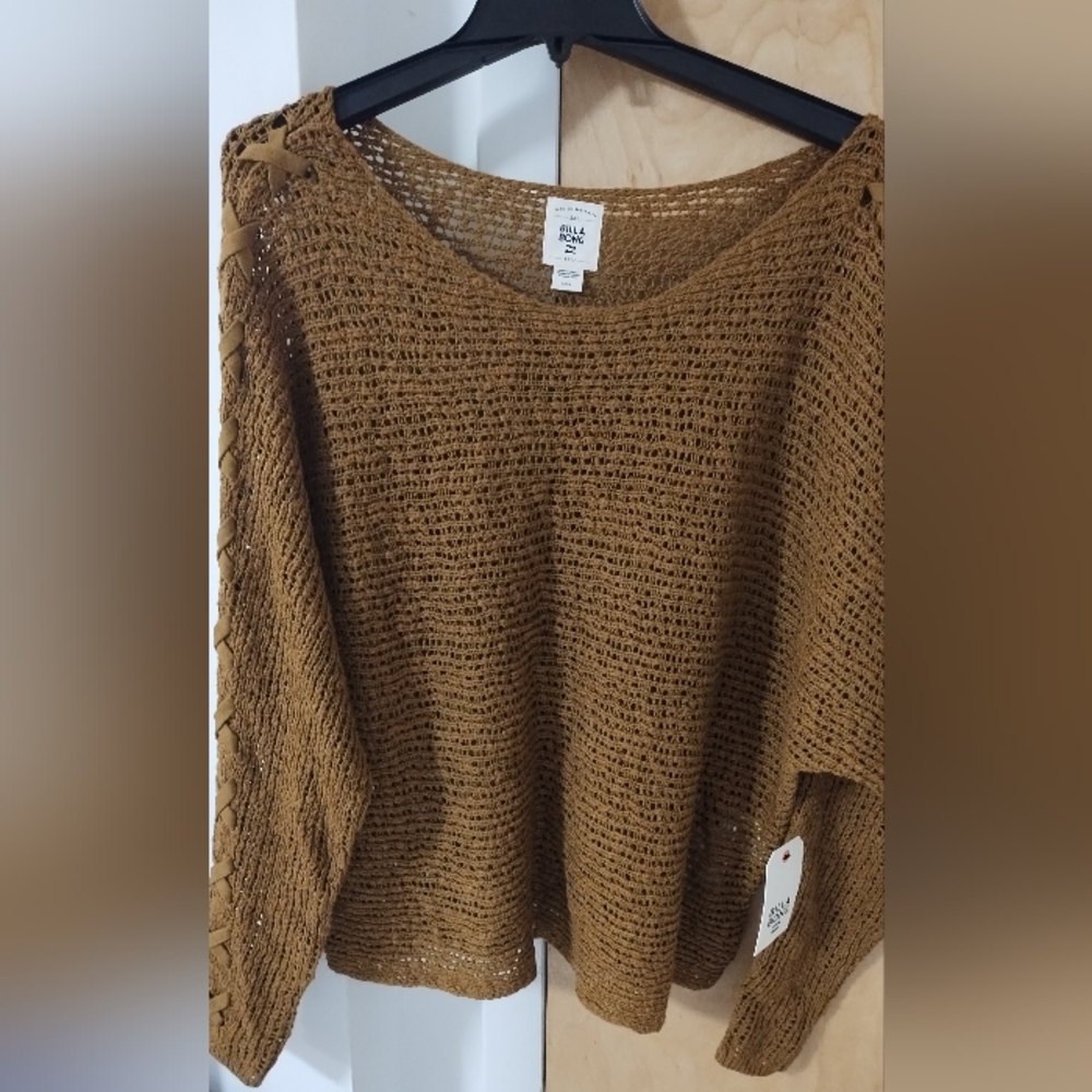 Billabong sweater Size L